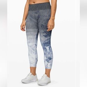 Lululemon Ebb To Train Tight Wash White Black Luna Size 6